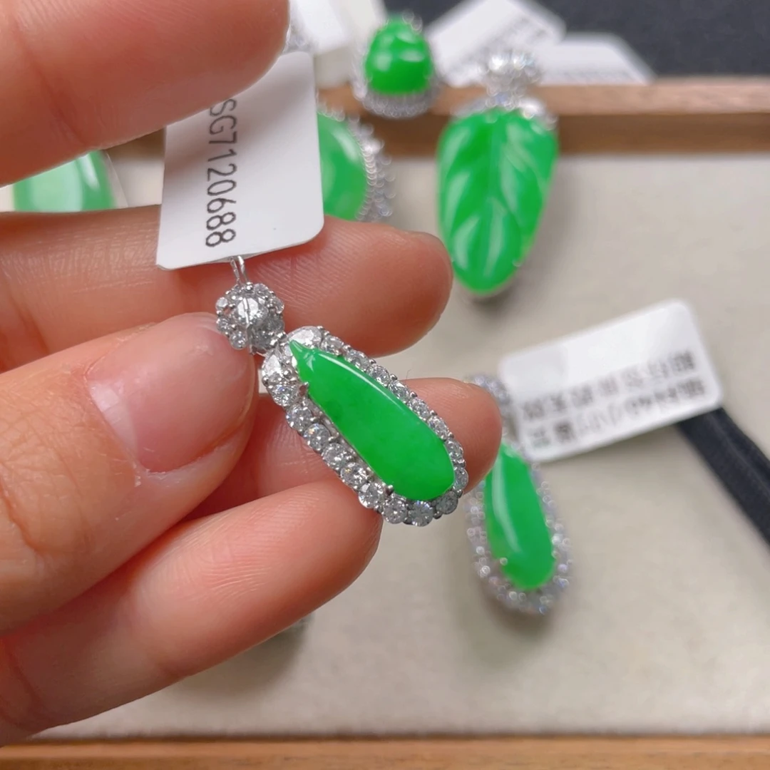 翡翠颈饰银S925镶嵌翡翠