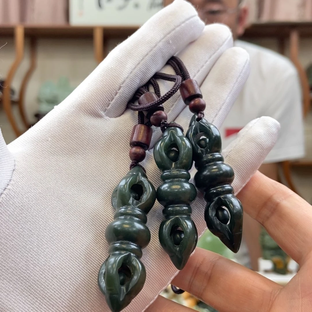 和田玉未镶嵌颈饰降魔杵（多样性发一件