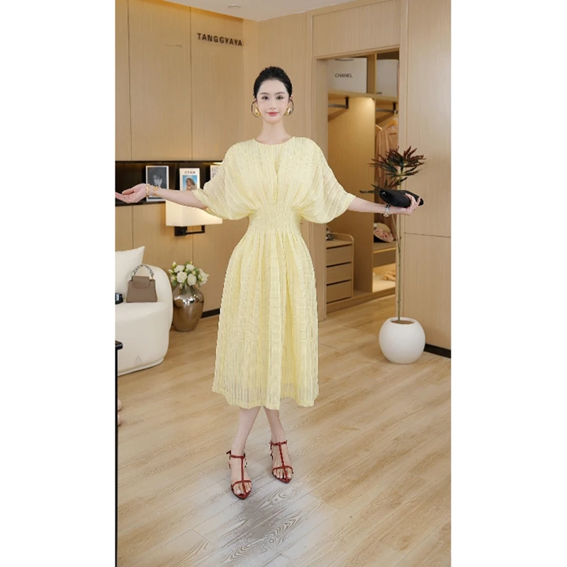 黄桃罐头 2025年夏季新款法式风收腰显瘦显高中长连衣裙女