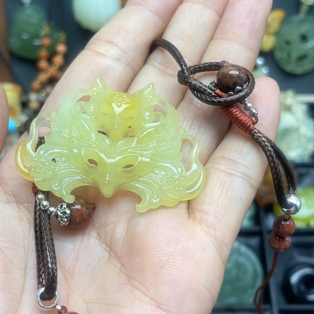 未镶嵌蛇纹石玉颈饰