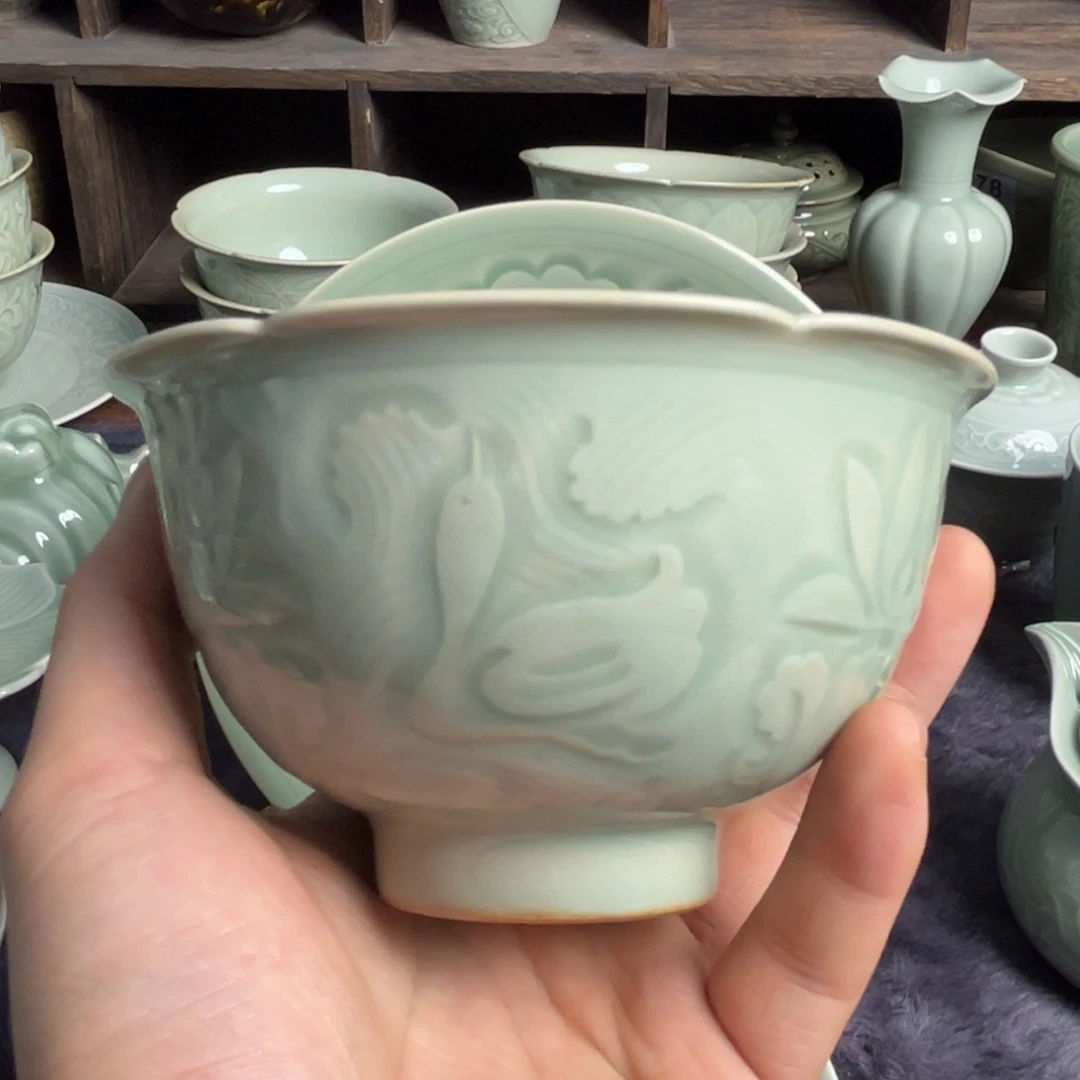 瓷天青色花口鸭子小碗