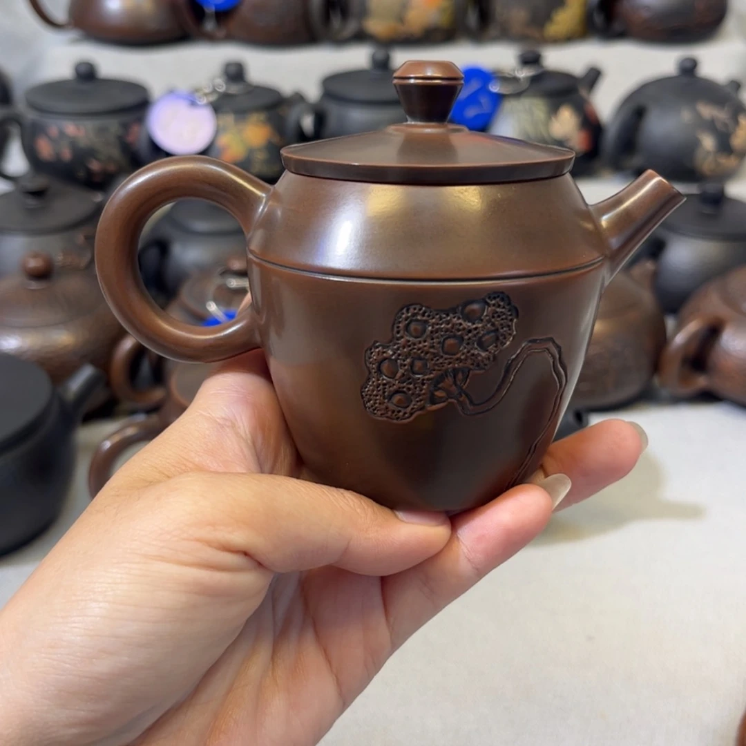 【闪购商品】喃红泥 浮雕 容量 140c c