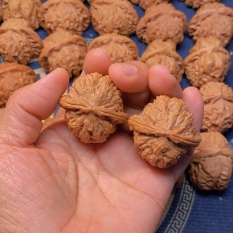 【闪购商品】吊坠文玩核桃二**人白狮子40