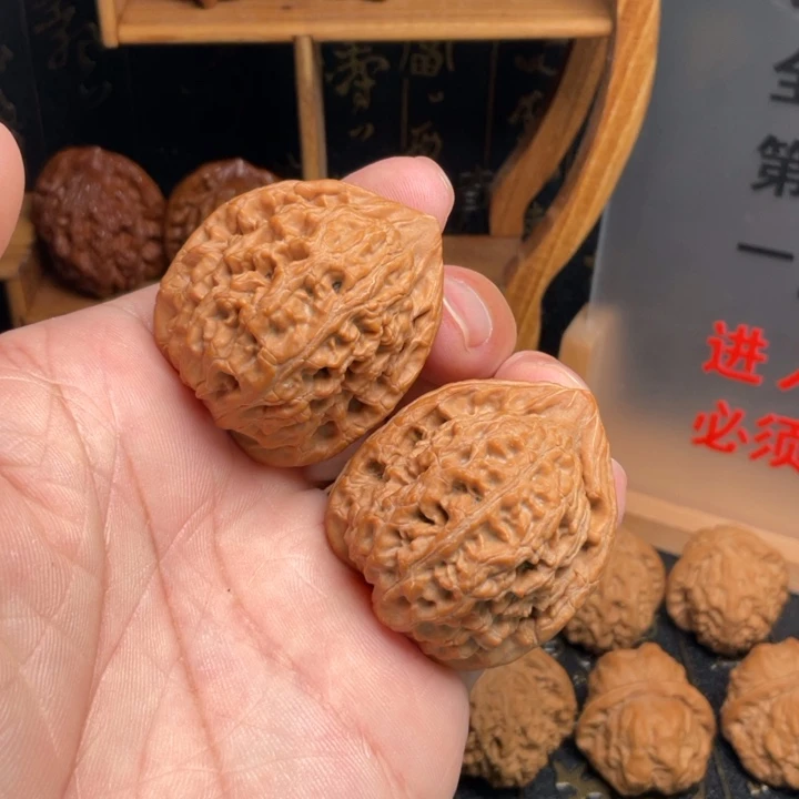 文玩核桃吊坠水龙纹36尺