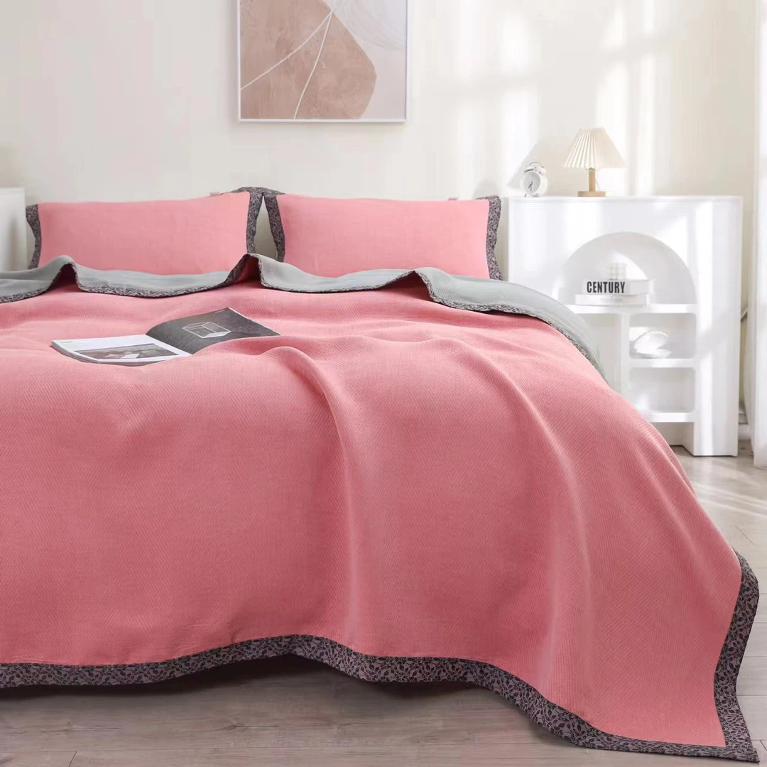 【锦缎-三件套】200*230加大轻奢重工艺床盖三件套 锦缎 粉