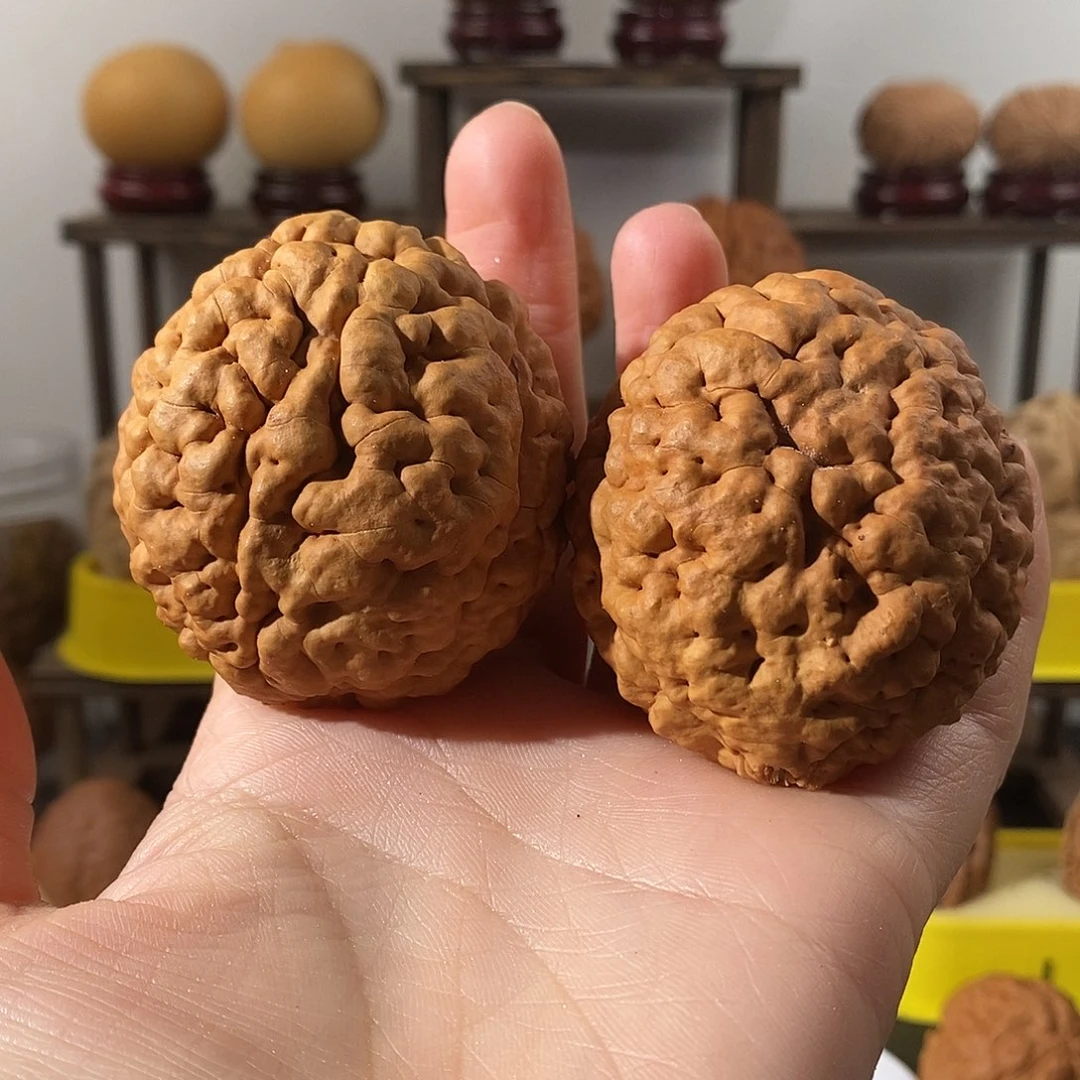 吊坠文玩核桃三瓣脑纹金刚练手4955