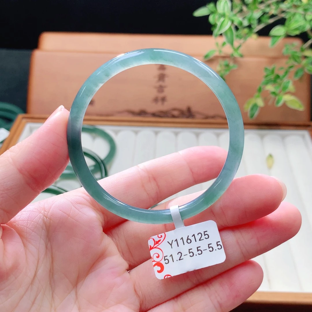 未镶嵌手镯（圆镯）翡翠