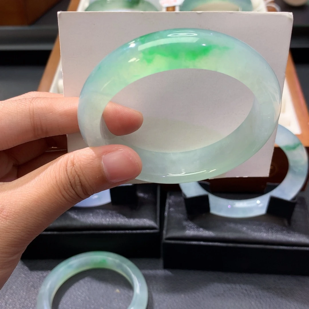 未镶嵌手镯翡翠正圈