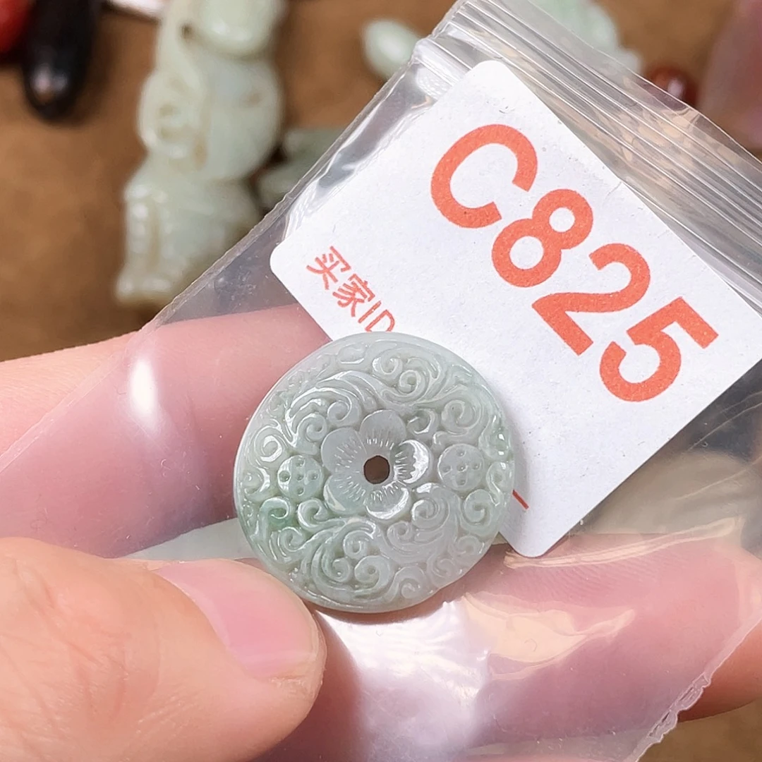 翡翠未镶嵌颈饰tttttt