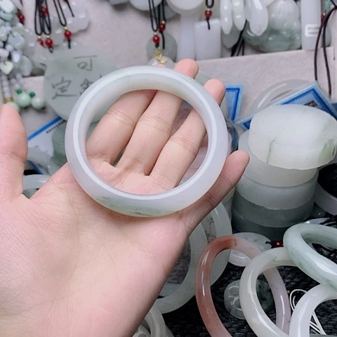 吊坠(赠链)未镶嵌石英质玉