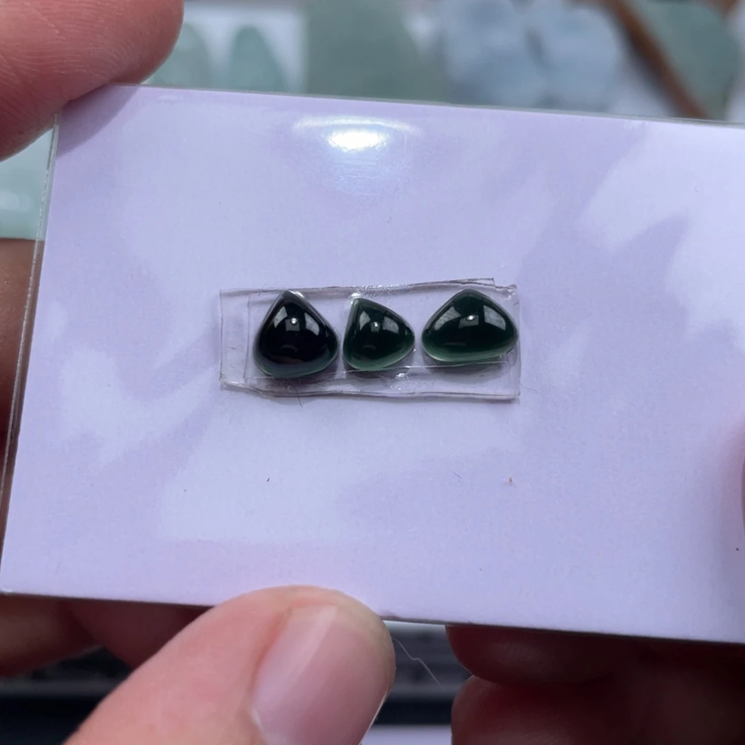 定制翡翠未镶嵌翡翠