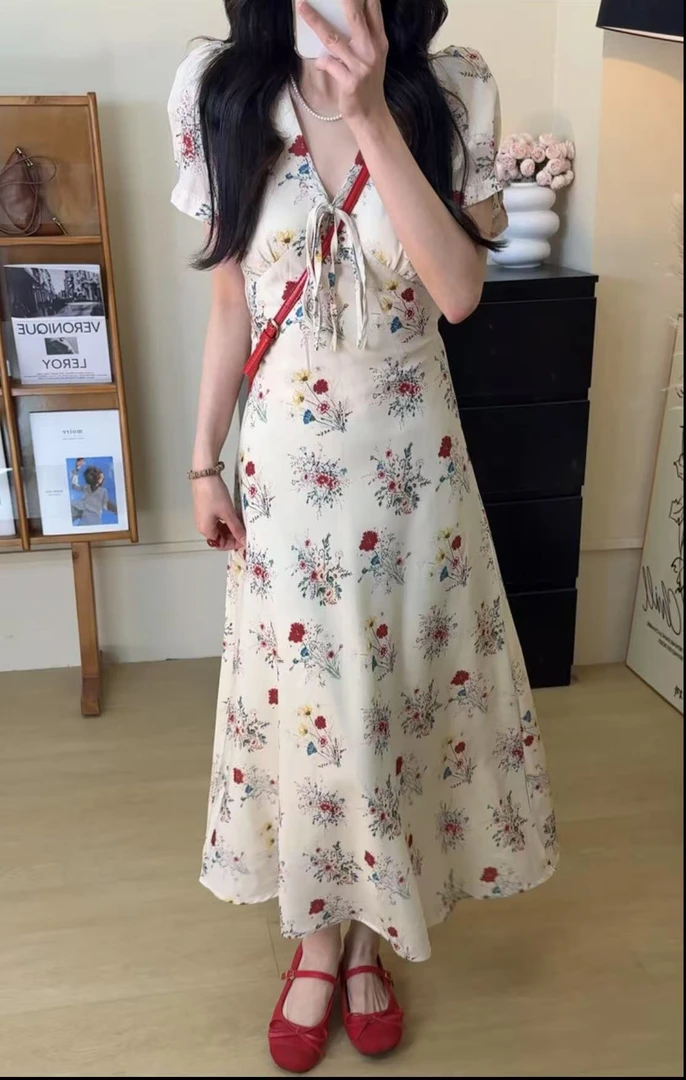 大码女装胖mm法式气质碎花短袖连衣裙显瘦遮肚度假长款连衣裙