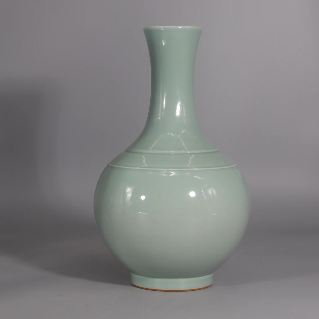 冬青釉弦纹瓶  H406-028