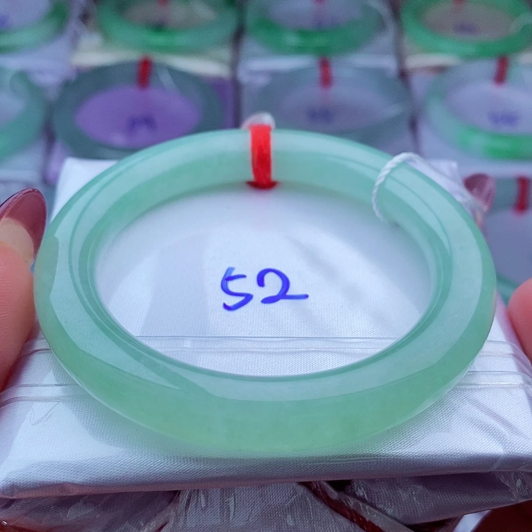 翡翠手镯未镶嵌冰透晴绿满色圆条（499编）