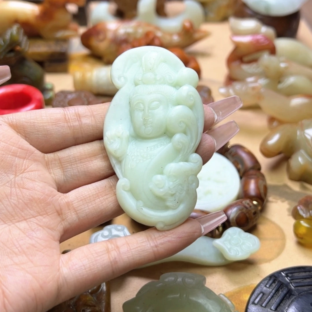 【闪购商品】蛇纹石玉颈饰未镶嵌