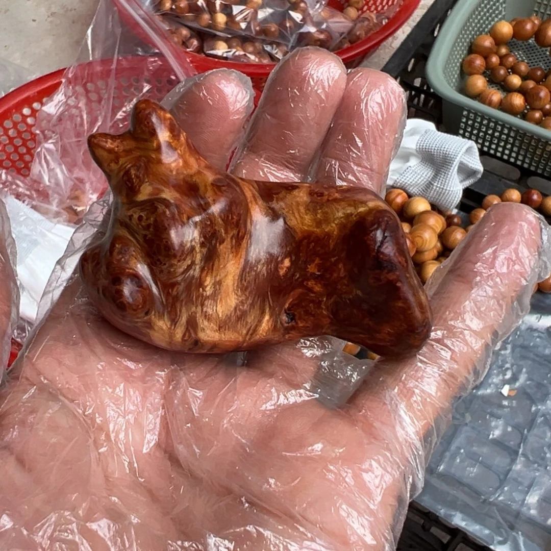 柏木太行瘤花手把件