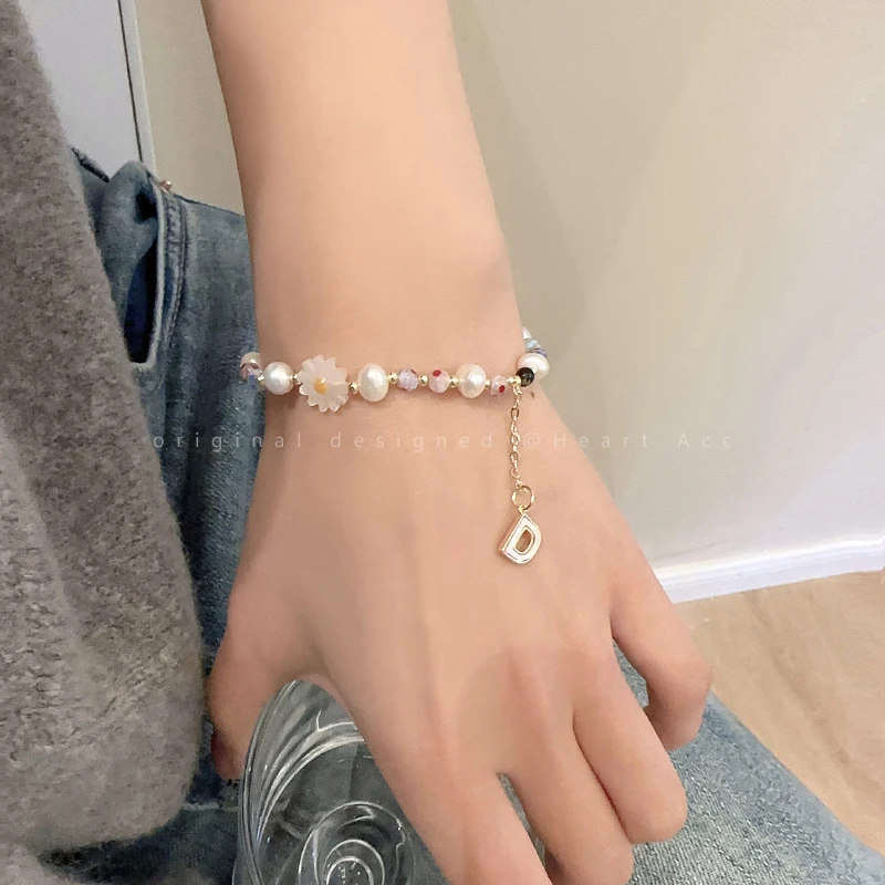 合金手链 小雏菊字母珍珠串珠手链手串手饰女2025年新款潮春夏