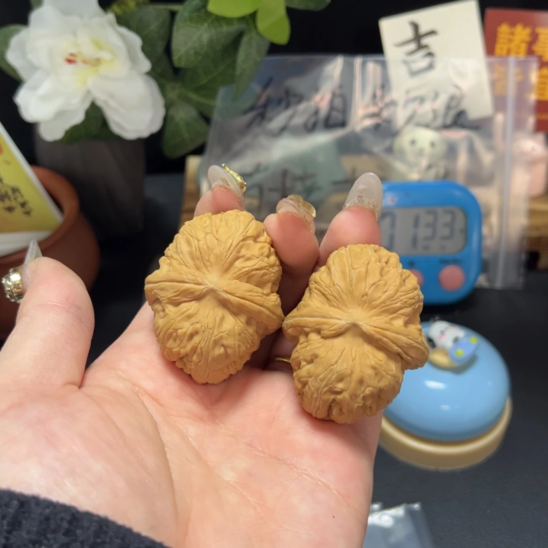 文玩核桃吊坠张*45全品元宝140拍