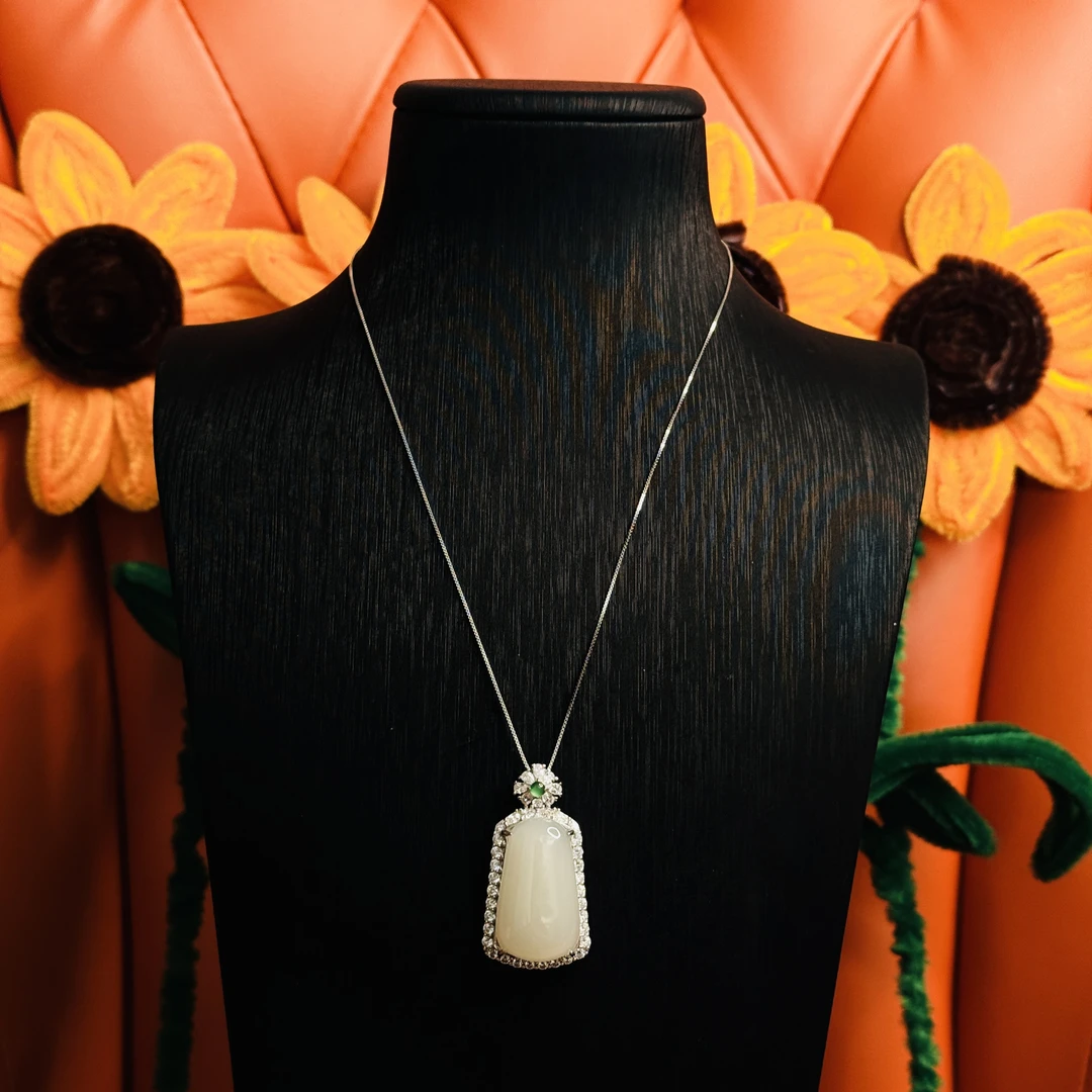 壹屿珠宝 66004 和田玉典藏无事 牌颈饰