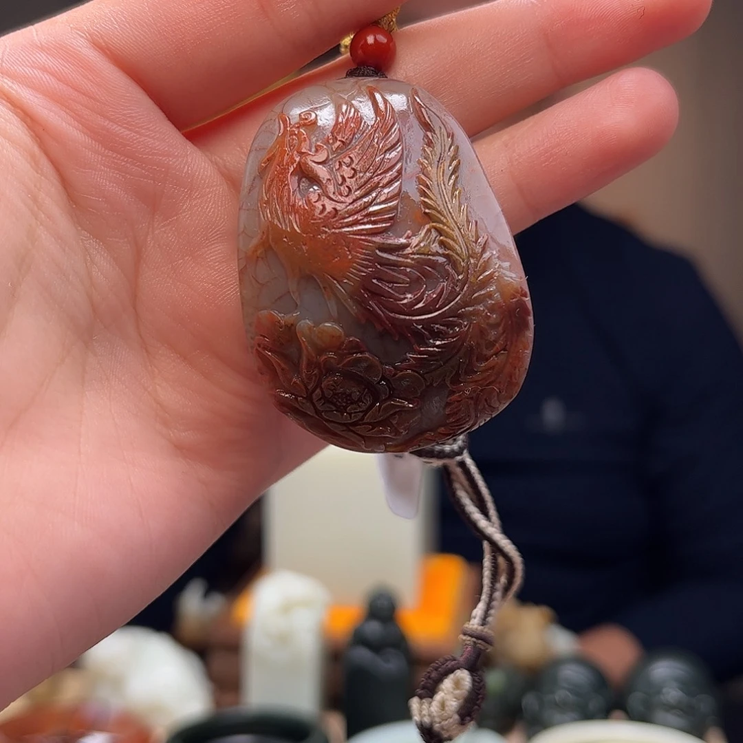 颈饰未镶嵌石英质玉