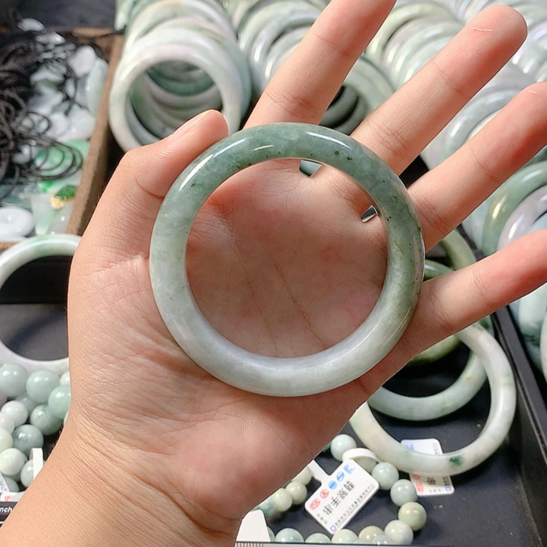 【闪购商品】颈饰未镶嵌翡翠小*小王