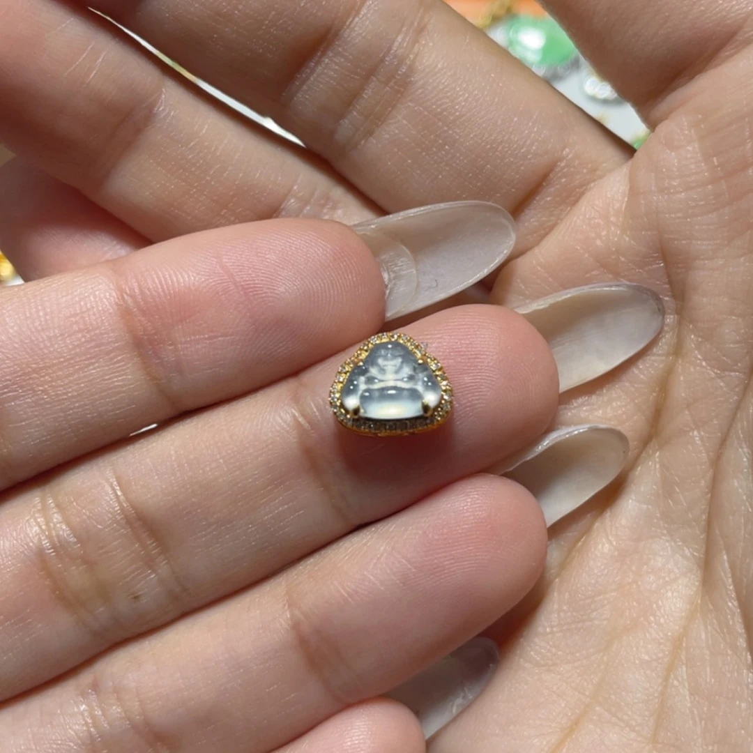 【闪购商品】颈饰18K金镶嵌翡翠