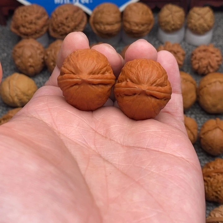 文玩核桃把件龙珠