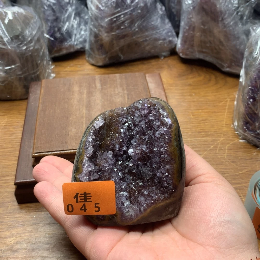 水晶大型摆件（非配饰）未镶嵌