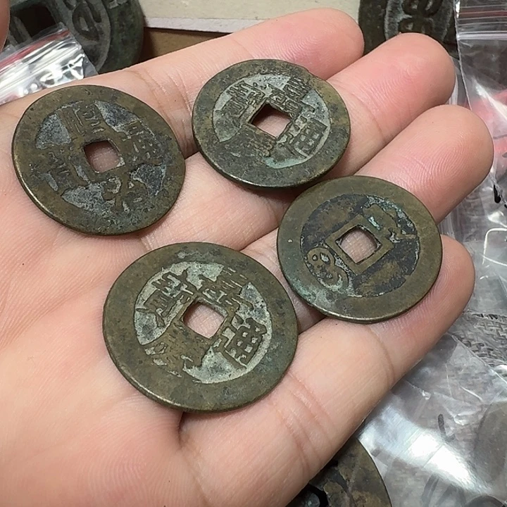 余***酒铜现代工艺品花钱