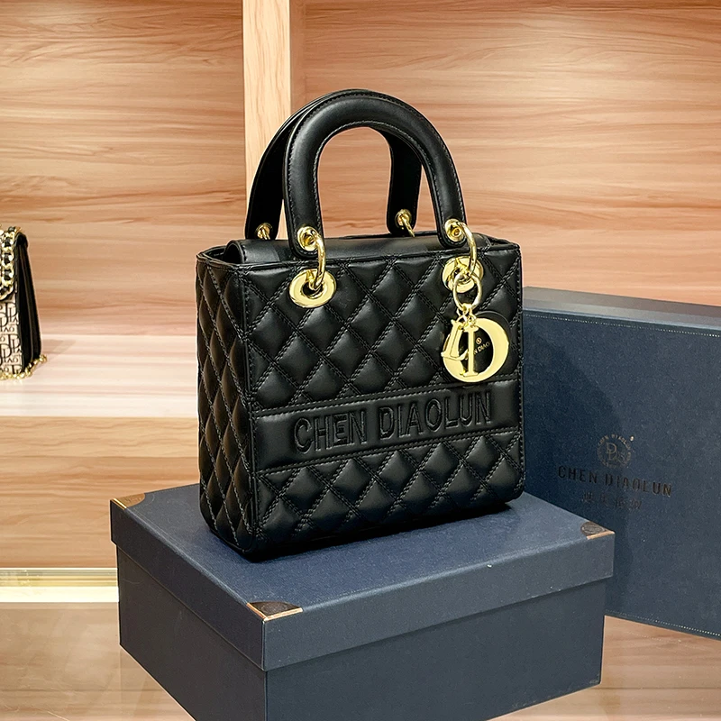 【万象撤柜】轻奢女包戴妃包包羊纹手提新款盒子包单肩斜挎包送丝巾