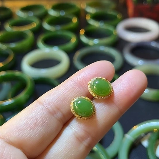 和田玉（碧玉）未镶嵌耳饰