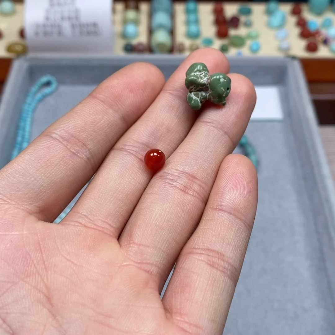 南红玛瑙配饰未镶嵌