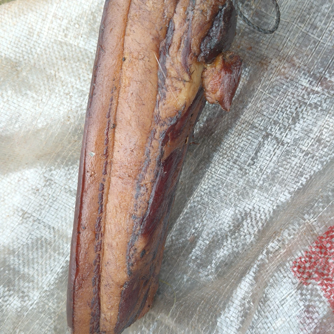 酒妹助农，农家手工腊肉现场