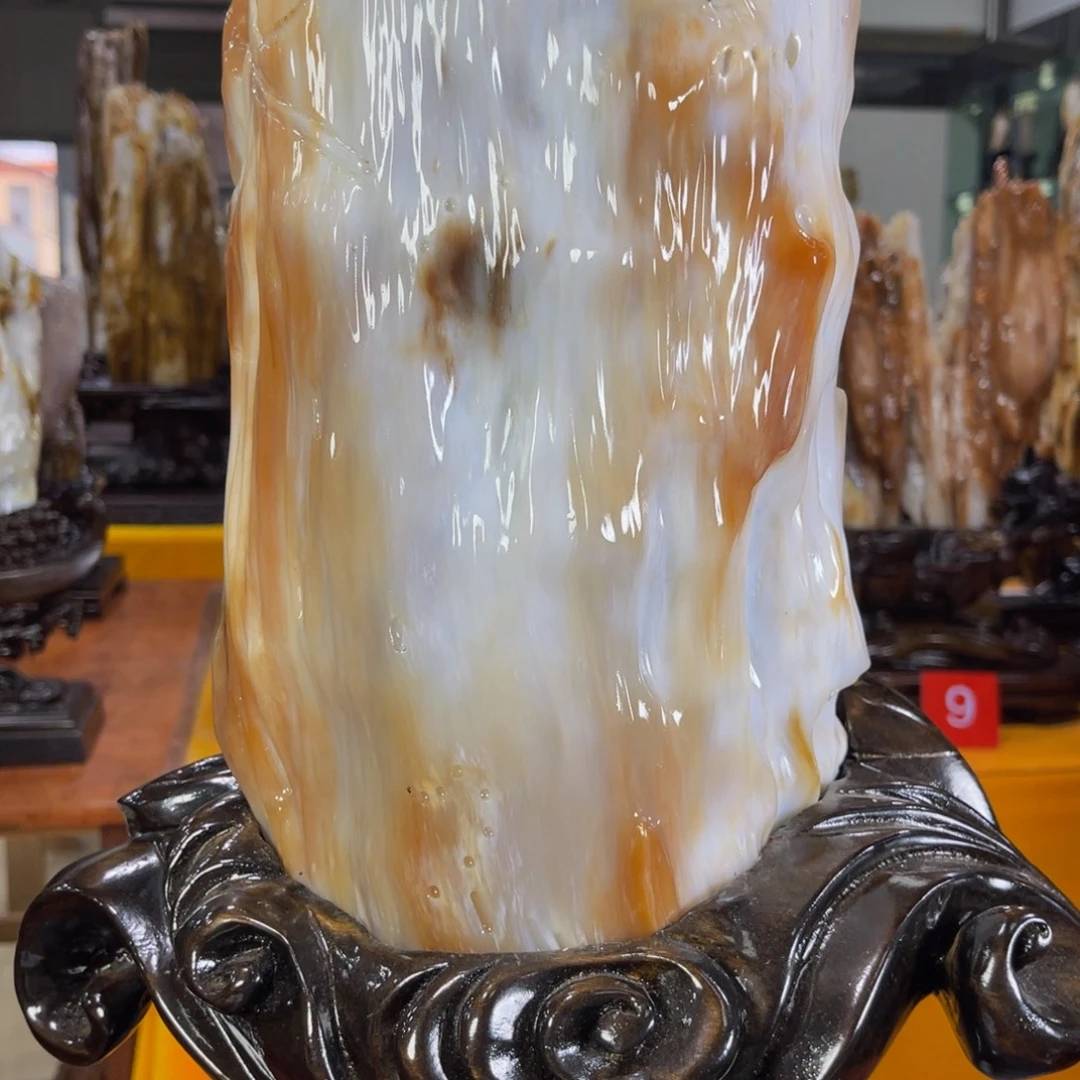 迎***菜硅化玉未镶嵌珠宝奇石