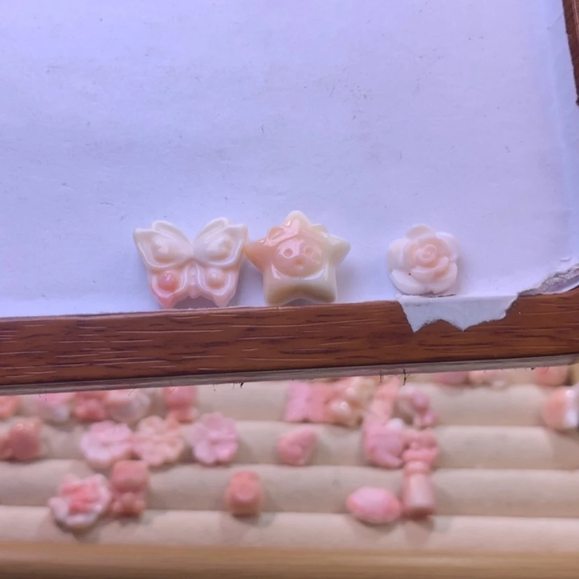【闪购商品】查罗石颈饰合金福利