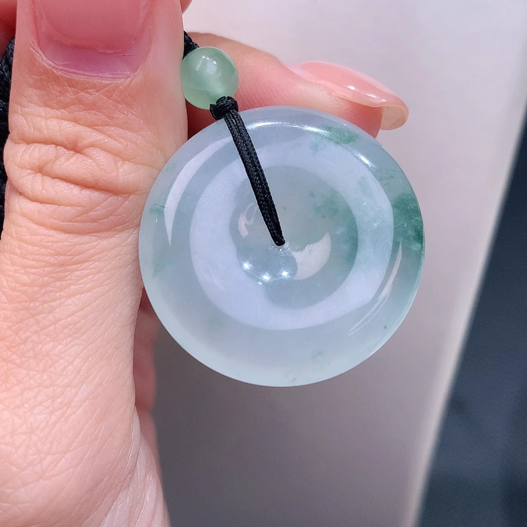 颈饰18K金镶嵌翡翠冰胶飘花平安扣