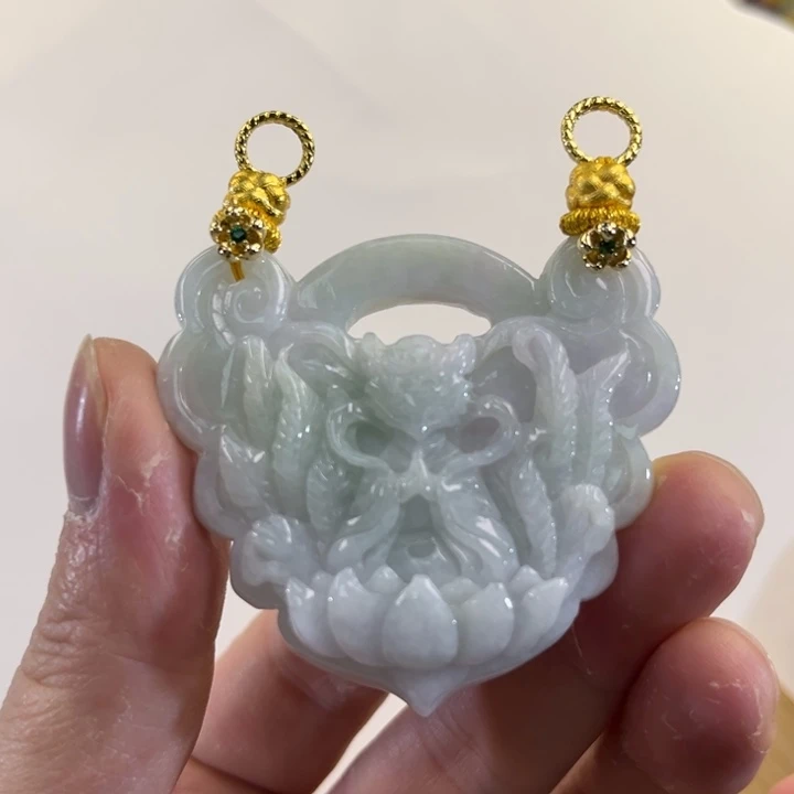 翡翠吊坠(赠链)未镶嵌代编织