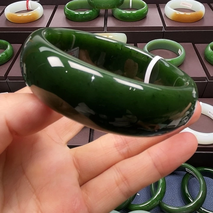 和田玉未镶嵌手镯63口径