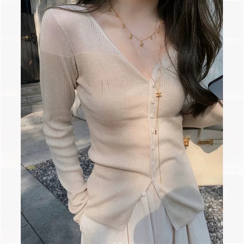 Coco v领纯欲收腰打底上衣