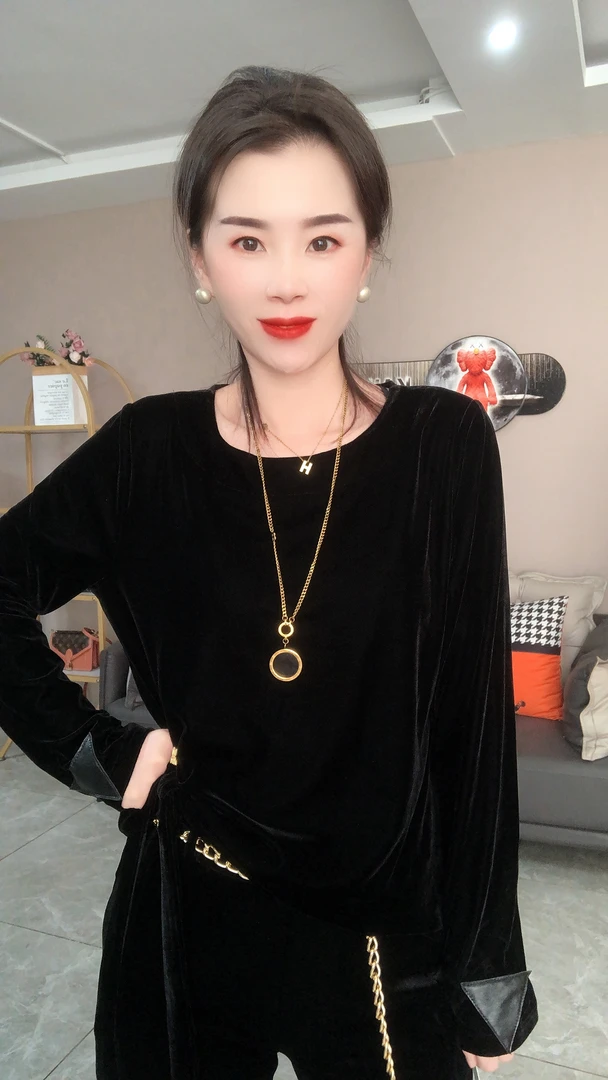 【十一街】后背蕾丝丝绒衫