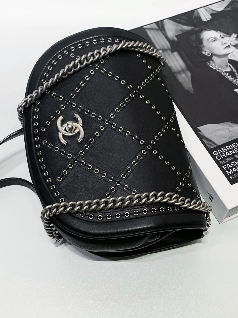 99新 Chanel/香奈儿 HIHI黑银铆钉马鞍包25开13883315JL