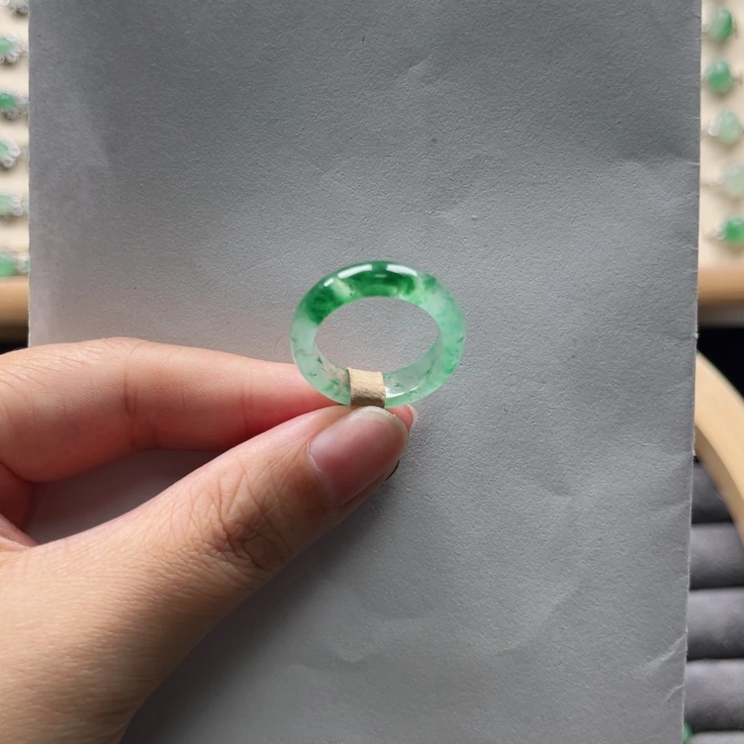 未镶嵌石英质玉戒圈