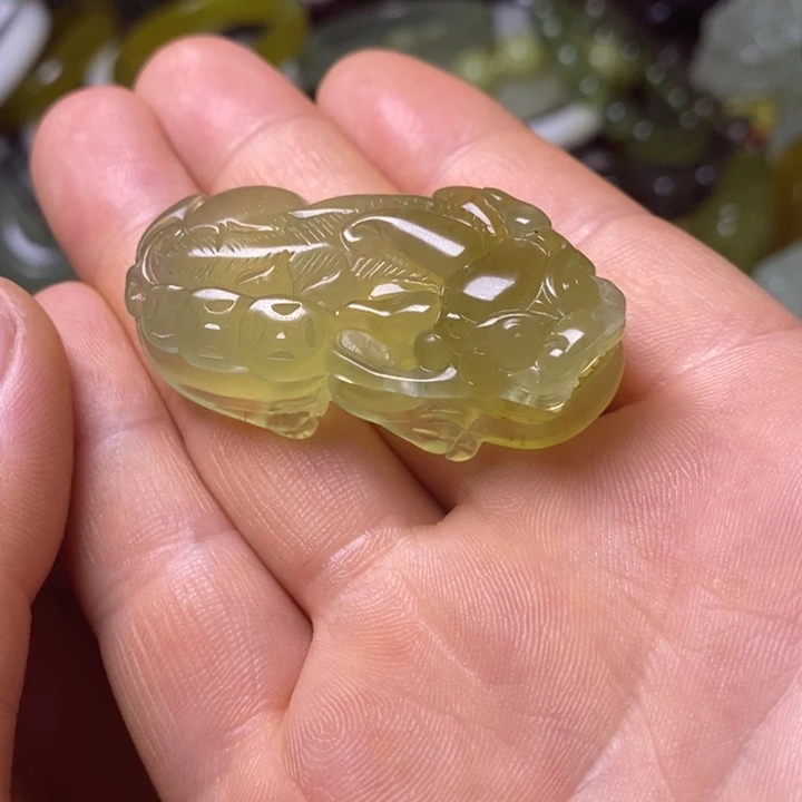 岫玉岫玉颈饰未镶嵌