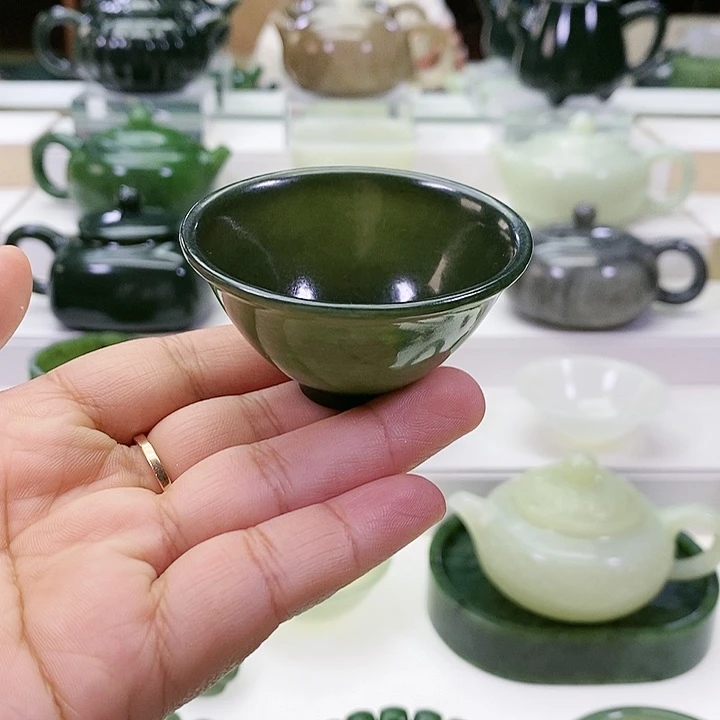 未镶嵌和田玉挂件杯子