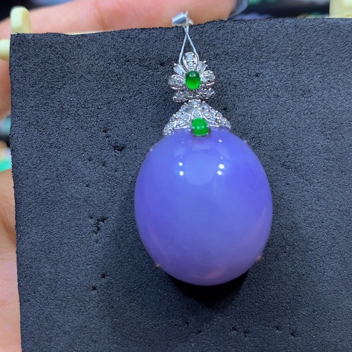 翡翠18K金镶嵌颈饰翡翠