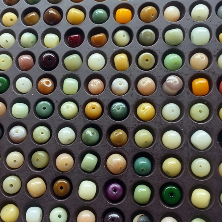 吊坠白玉菩提瑕疵11彩色混珠200颗