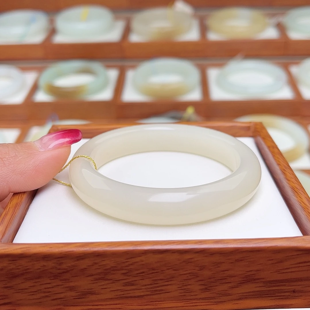 和田玉手镯未镶嵌53.2