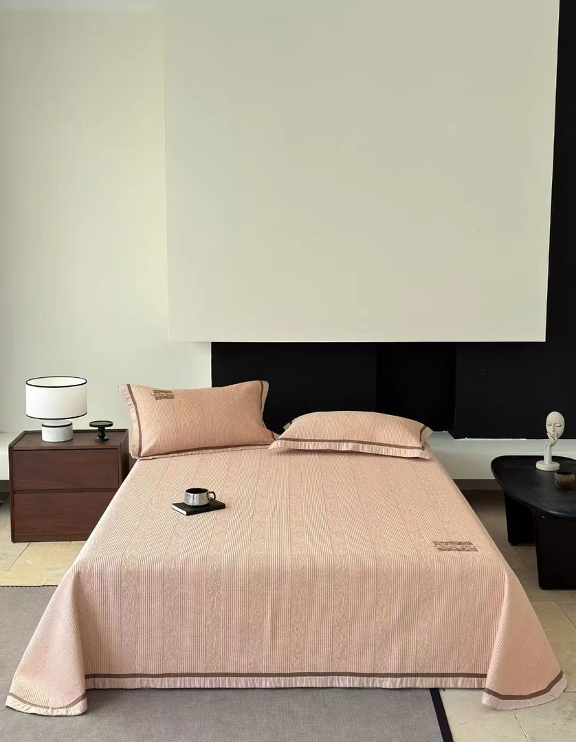 达利娅床盖三件套莱赛尔天丝绗缝轻奢