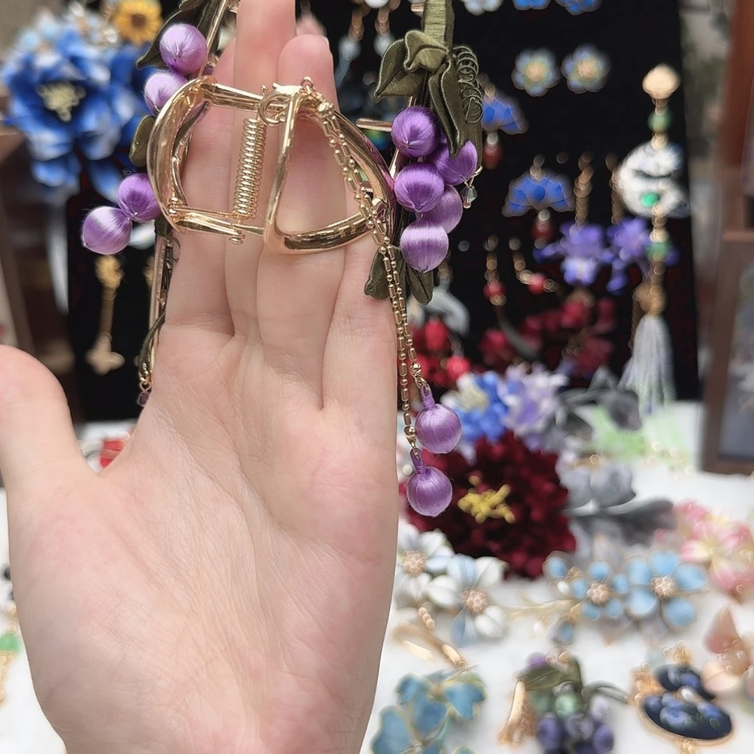 织绣紫色葡萄大号抓夹