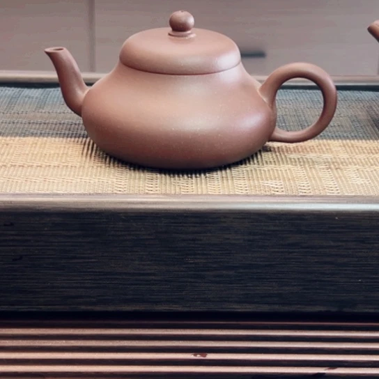 茶壶紫砂黄龙山原矿底槽清半手工瑕（160 cc）